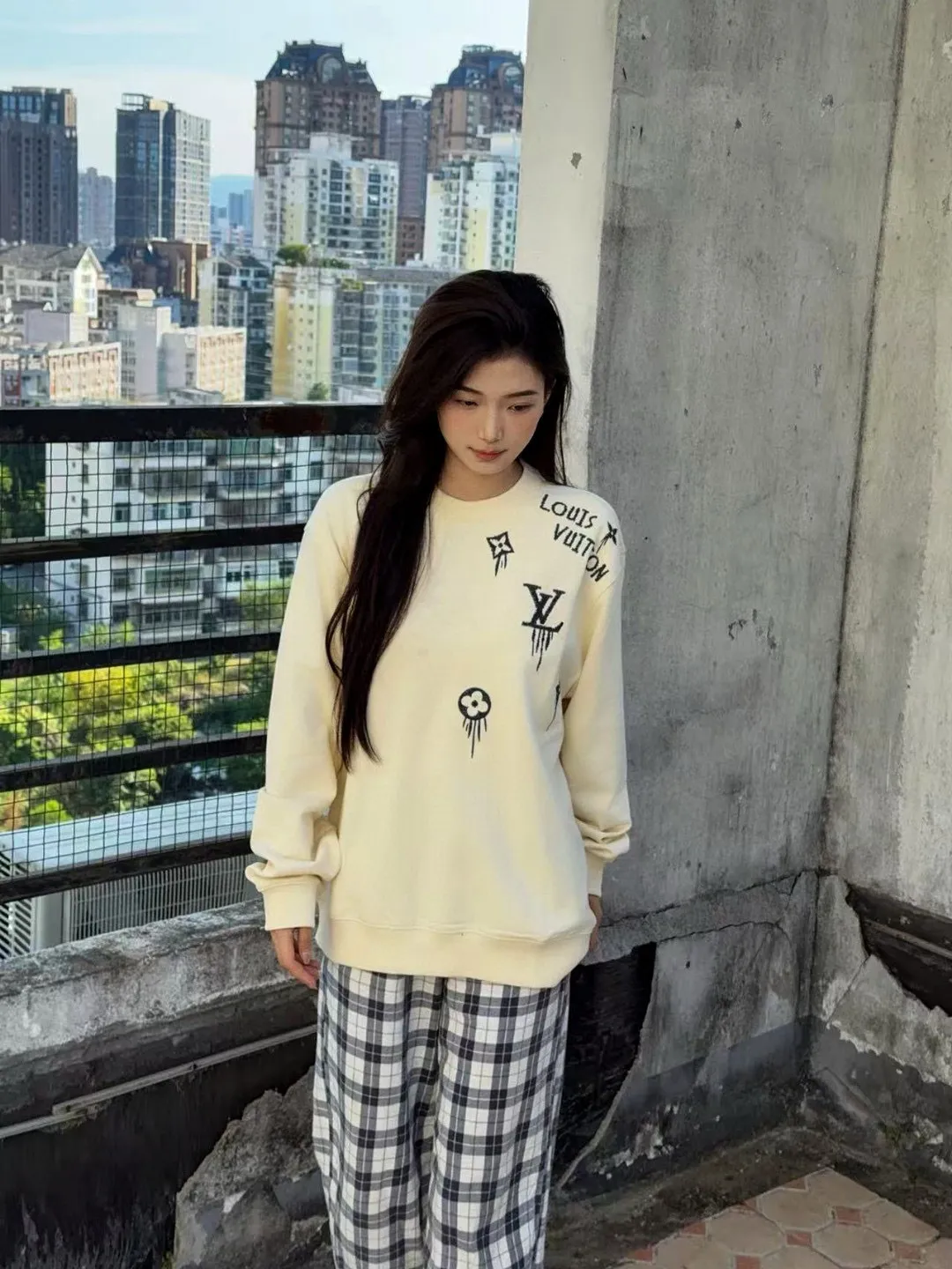Louis Vuitton/Louis Vuitton 25Fw tassel presbyopic letter embroidered round neck sweatshirt